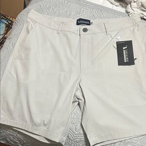 Local Boy Men's Light Tan Flat Front Shorts Size 32.  NWT